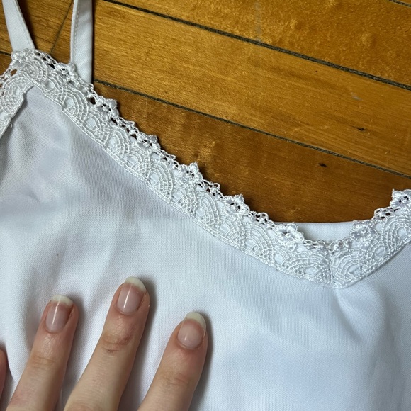 Beautiful white vintage silk tank top. PERFECT FOR LAYERING!! - Picture 2 of 4